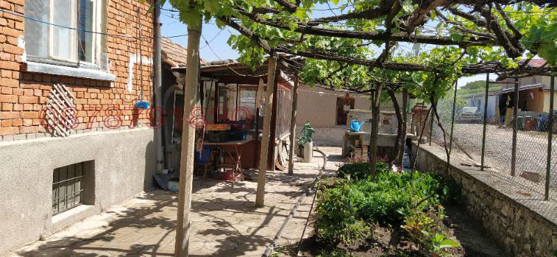 Продава КЪЩА