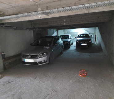 Две паркоместа в подземен гараж, кв. Капана